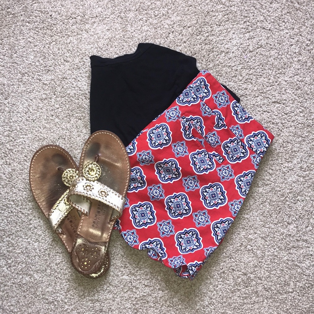 Size 8 Crown & Ivy Shorts